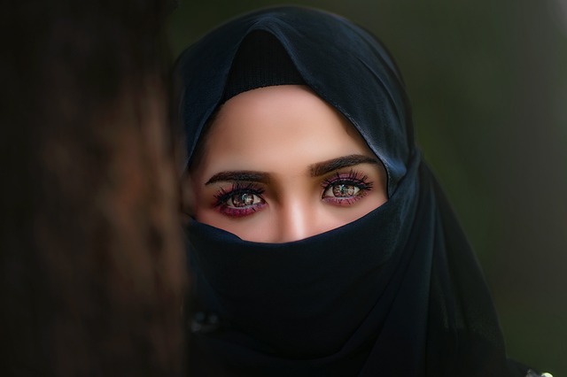 woman with bright eyes wearing hijab